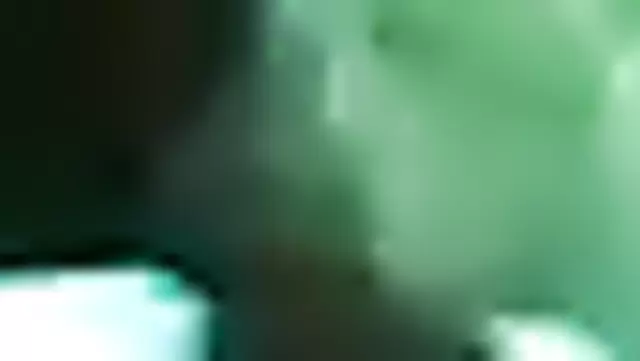 Tajik, karısıyla ev yapımı bir video çekti.