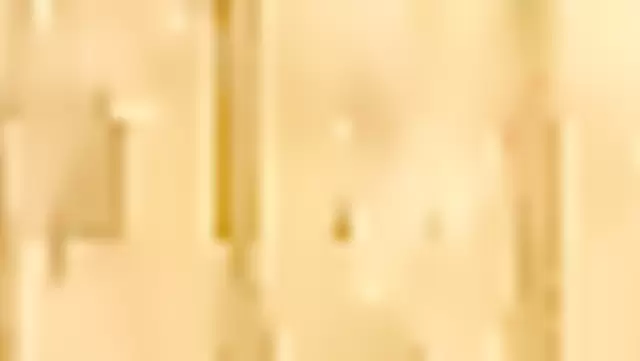 Tacik çift, ev yapımı pornolarını kaydediyor.