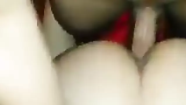 Tamil hatun ıslak amına saplanıyor.