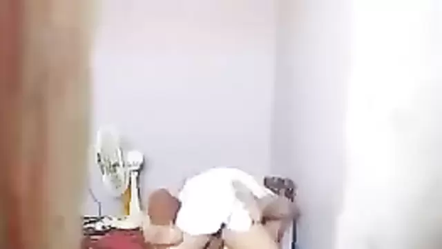 Tacik dul komşusuyla sikişiyor.